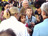 autogramiáda na pardubické pouti / Hynek Tomm